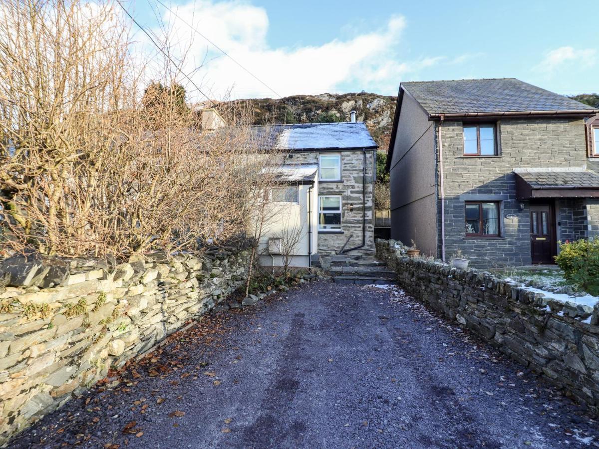 1 Llwyn Hir Villa Blaenau Ffestiniog Exterior photo